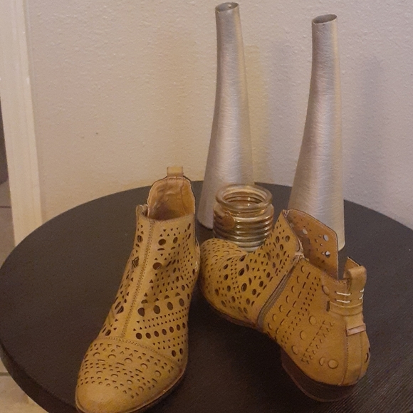 Cloudwalker's Shoes - Cloud Walkers Women's Booties